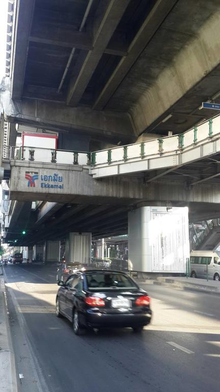 De Sky Sukhumvit Ekkamai Hotel Bangkok Buitenkant foto